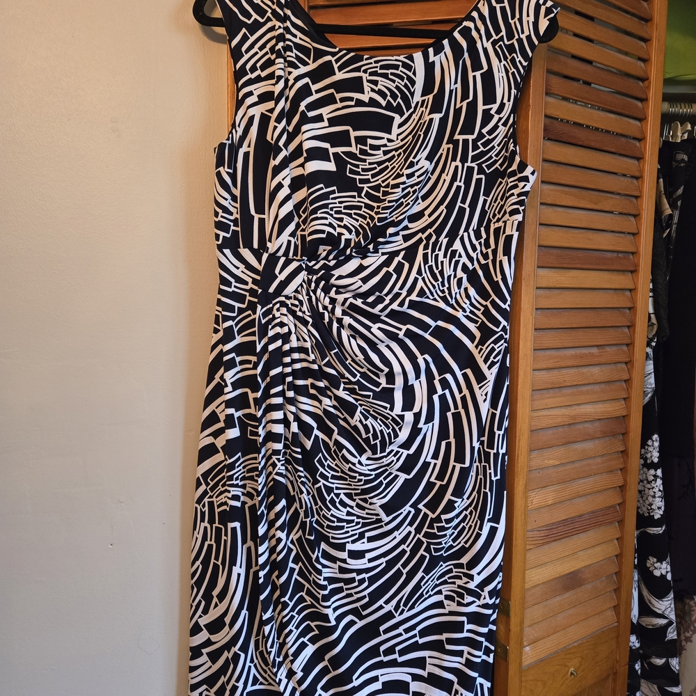 Navy & White Sleeveless Twist-Front Dress